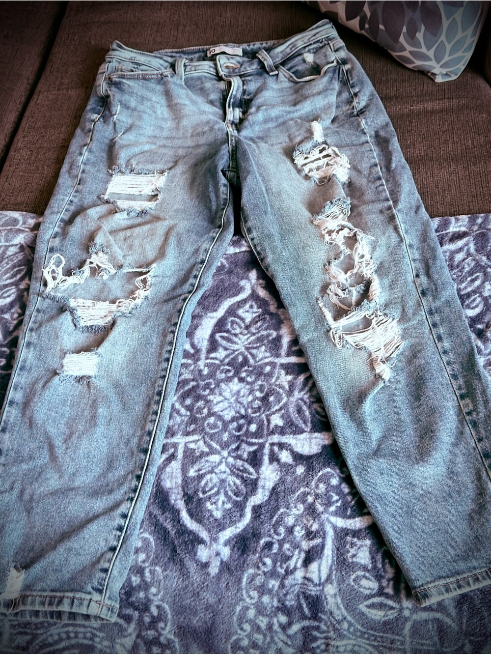 SO Ripped Distressed Girlfriend Jeans Medium Wash Denim Blue- 9/29w